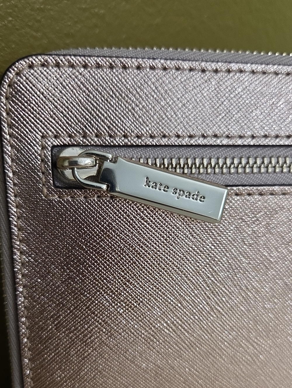 NWOT kate spade Metallic Rose Gold Wristlet Clutch - Picture 3 of 9